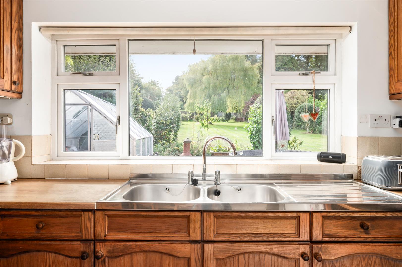 Baskerville Lane, Shiplake